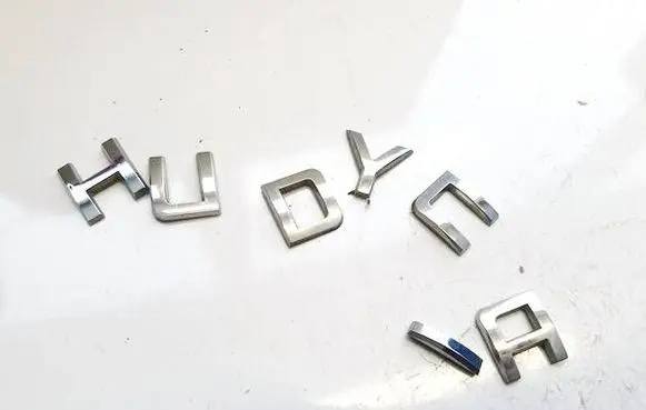 Hyundai Santa Fe Manufacturer badge logo/emblem 