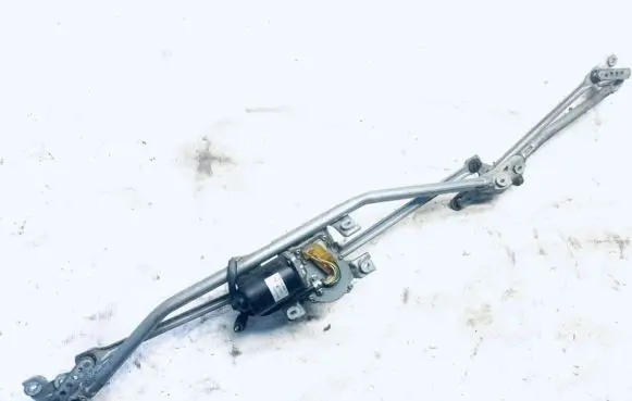 Opel Zafira A Front wiper linkage and motor