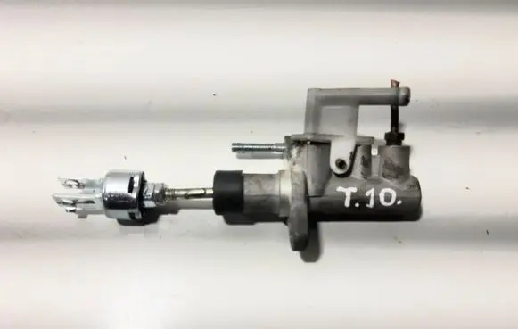Toyota Corolla Verso E121 Clutch master cylinder