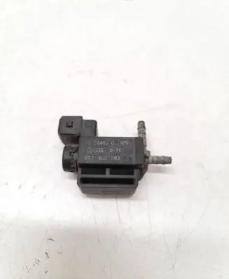 Volkswagen Touareg I Vacuum valve 72240202 077906283C