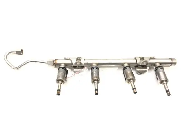 Volkswagen Golf VII Fuel main line pipe 04E133036A