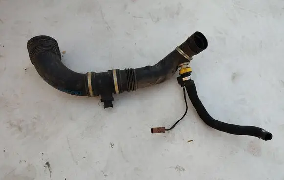 Air intake hose/pipe