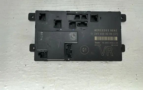 Mercedes-Benz E W213 Door control unit/module A2409000200 000002463C4