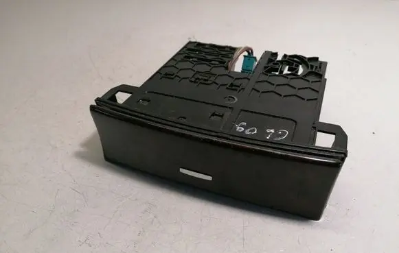 Mercedes-Benz GL X164 Ashtray (front) A1648100130