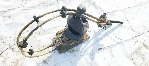 Volkswagen PASSAT B4 Gear shifter/selector 