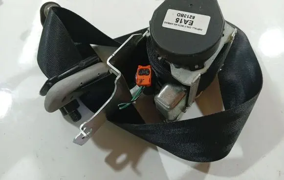 Mazda 3 I Front seatbelt EA15