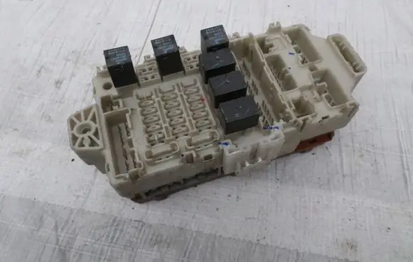 Mitsubishi Outlander Fuse box set MR587873