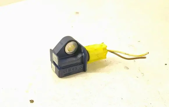 Mercedes-Benz C W204 Airbag deployment crash/impact sensor 2048201985 2128204926