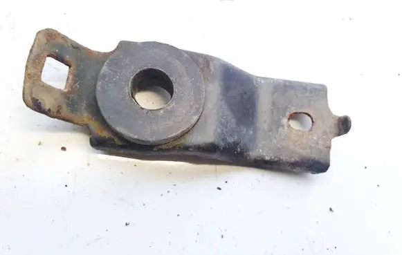 Radiator mount bracket