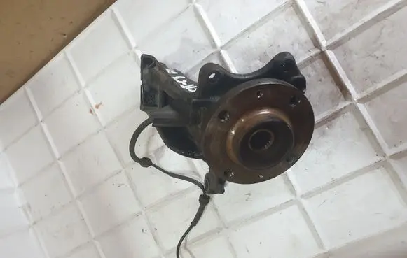 Citroen C3 Pluriel Front wheel hub
