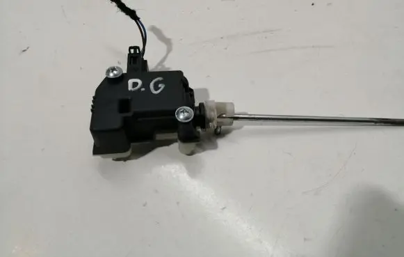 Skoda Octavia Mk2 (1Z) Central locking motor 1Z0810773 1M0959781A