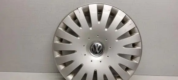 Volkswagen PASSAT B6 R16 wheel hub/cap/trim 3C0601147D