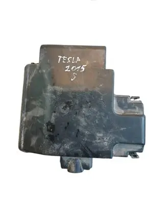 Tesla Model S Fuse box cover 101327400C