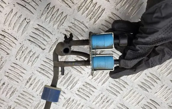 Suzuki Jimny Valve vacuum 