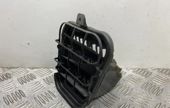 Audi A6 C7 Quarter panel pressure vent 4G9819161B