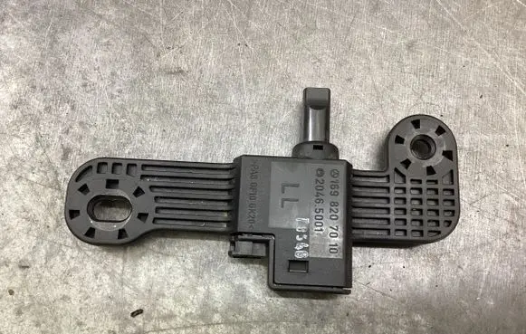 Mercedes-Benz B W245 Seat pressure sensor 1698207010 20465001