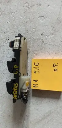 Toyota Avensis T250 Electric window control switch 8482005100 37168A105C03