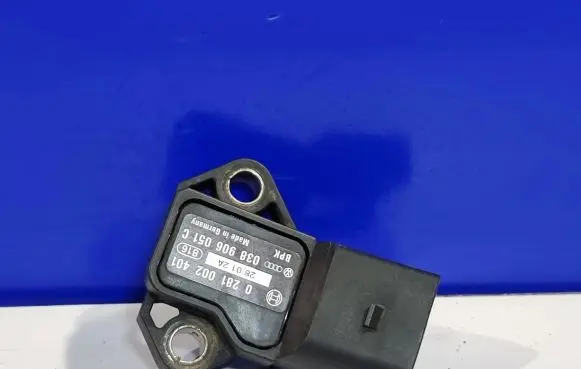 Audi A6 S6 C5 4B Air pressure sensor 038906051C