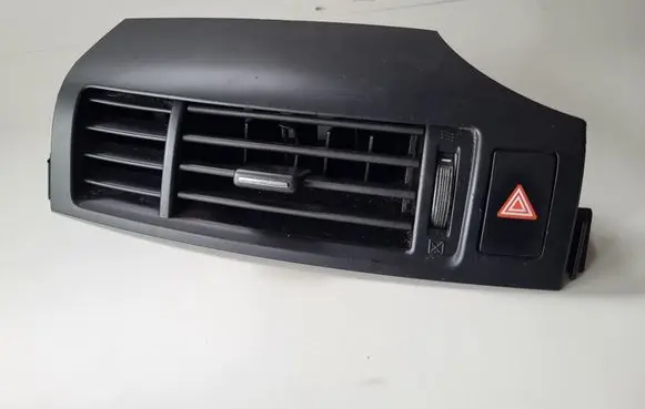 Toyota Verso Dashboard side air vent grill/cover trim