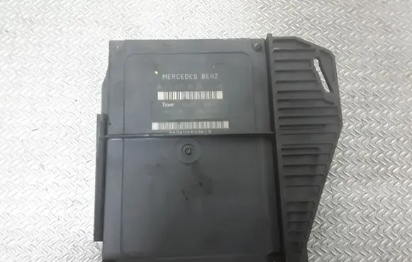 Mercedes-Benz E W210 Comfort/convenience module 2108203826