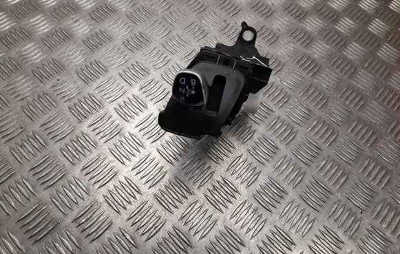 Toyota Prius+ (ZVW40) Gear shifter/selector 75C802RHD