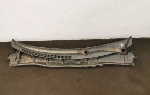 Toyota Corolla E140 E150 Wiper trim 5578102220 5578202170