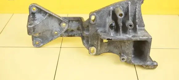 Volvo V40 Engine mounting bracket 31316826 D5204T6