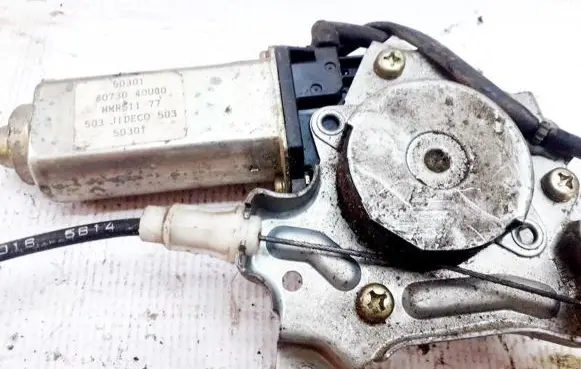 Nissan Maxima Front door window regulator motor 8073040u00 50301