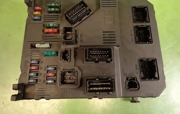 Peugeot 206 Fuse module