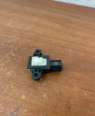 Land Rover Discovery 5 Airbag deployment crash/impact sensor CK-52-14C676-AA