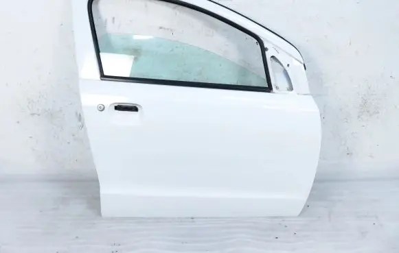 Suzuki Alto Front door