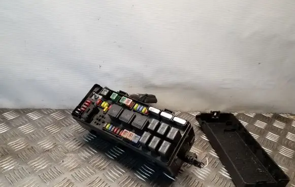 Chrysler 300 - 300C Fuse module 04607525AC