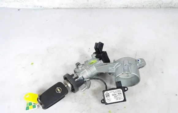 Opel Astra J Ignition lock 22762556