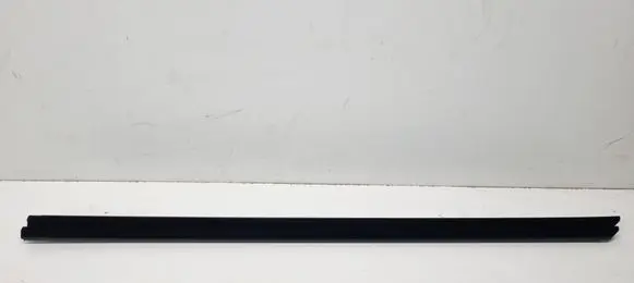 Renault Clio V Rubber seal front door window/glass 803305823R