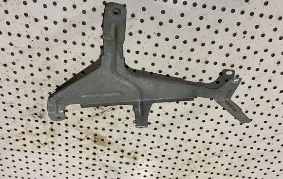 Volvo V40 Front bumper mounting bracket 31407779