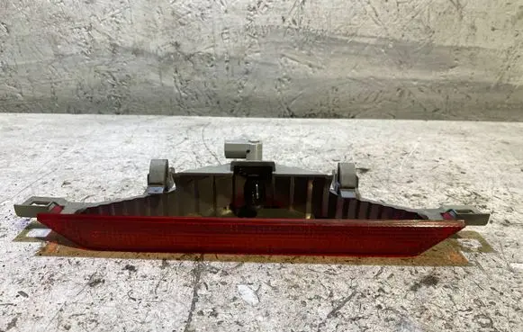 Toyota Avensis Verso Third/center stoplight