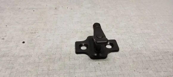 Opel Frontera B Rear door lock loop/hook striker 