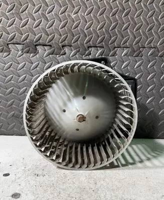 Subaru Impreza I Heater fan/blower 502725