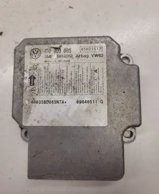 Volkswagen Touran I Airbag control unit/module 1T0909605 5WK43150