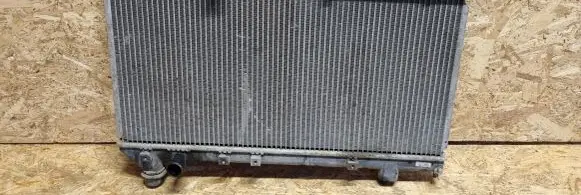 Toyota Avensis T220 Coolant radiator
