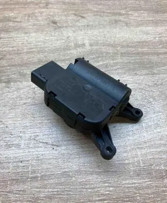 Volkswagen Caddy Air flap motor/actuator 1K0907511 0132801345