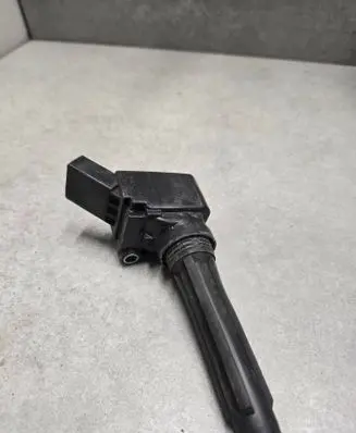 Volkswagen Polo VI High voltage ignition coil 05C905110 16208B