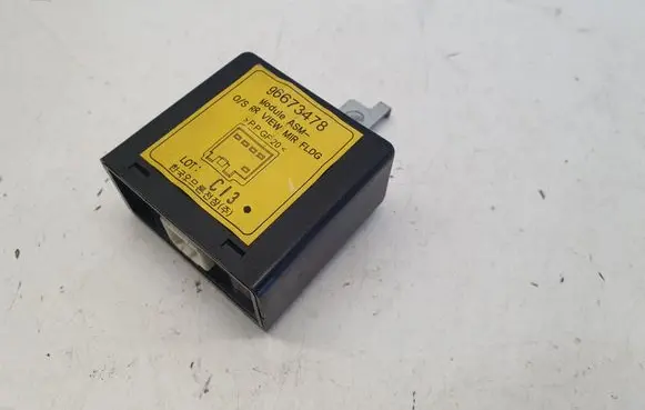 Chevrolet Captiva Wing mirror control module 96673478