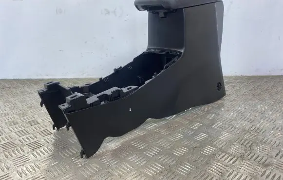 Suzuki SX4 S-Cross Center console