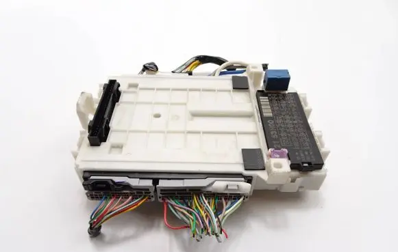Suzuki Swift III Comfort/convenience module 2153R00 21111K6TT