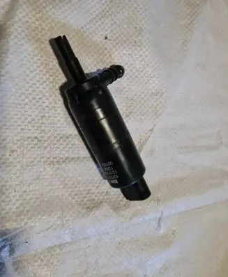 BMW 3 E92 E93 Headlight washer pump 8377430