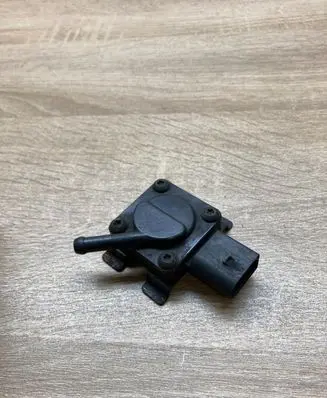 BMW 5 E60 E61 Exhaust pressure sensor 7789219 4H28