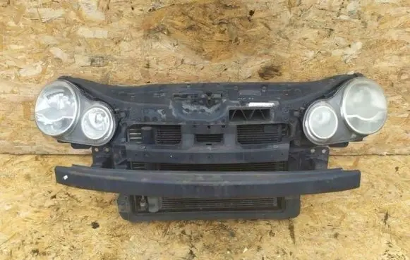 Volkswagen Polo Radiator support slam panel