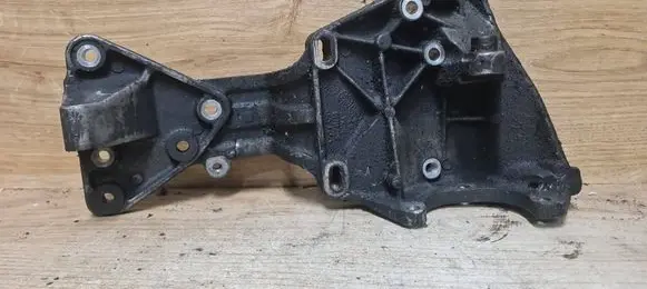Volvo S60 Generator/alternator bracket 30731516