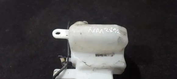 KIA Carnival Windshield washer fluid reservoir/tank